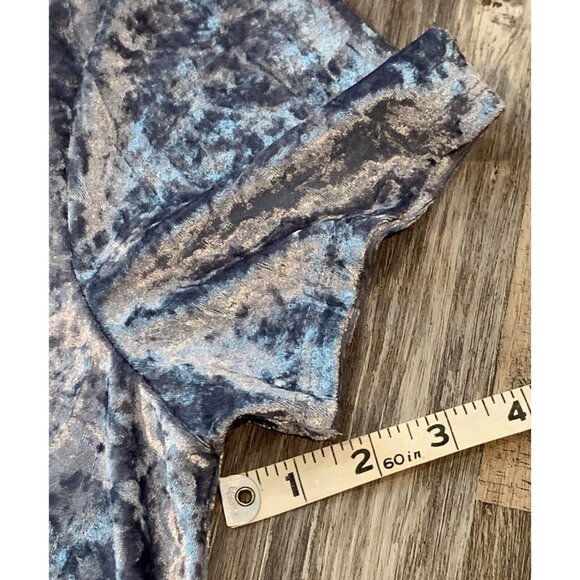MTS Womens Blue Velvet Shirt Size Medium Pendulum Bottom Peep Open Back NWT - Picture 10 of 11